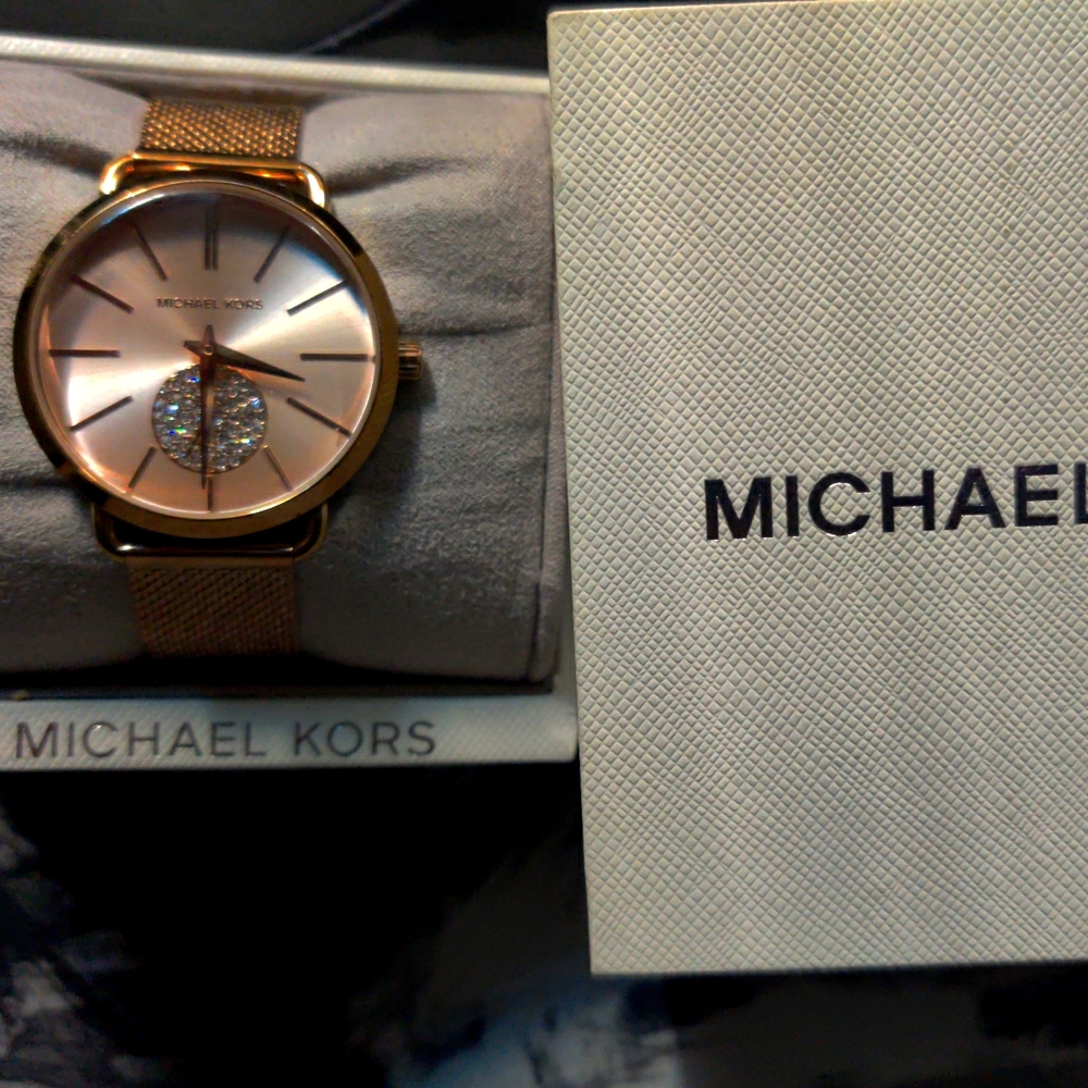 MICHAEL KORS ROSE GOLD WATCH